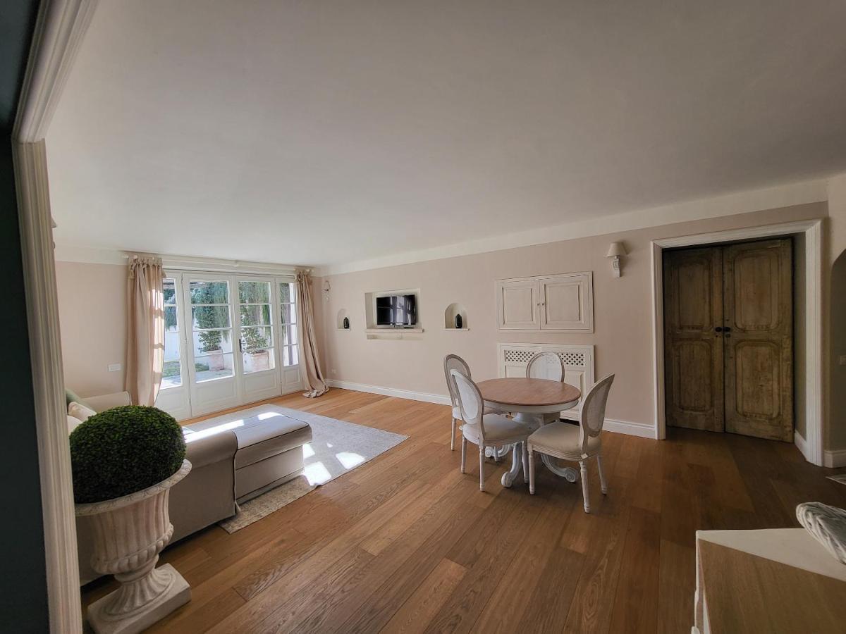 Suite Indipendente In Villa Formello Exterior foto